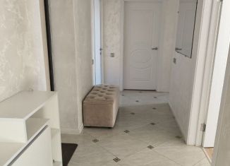 Сдается 2-ком. квартира, 70 м2, Армавир, улица Советской Армии