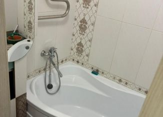 Сдам 1-комнатную квартиру, 40.7 м2, Новосибирск, улица Николая Сотникова, 16