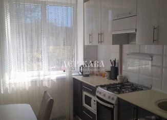 Двухкомнатная квартира в аренду, 47 м2, Губкин, улица Раевского, 6
