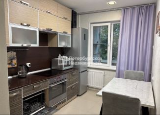 Сдается в аренду 2-ком. квартира, 52.3 м2, Санкт-Петербург, улица Маршала Новикова, 9, метро Комендантский проспект