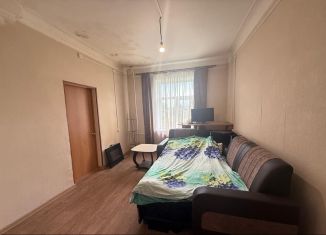 Продам 2-ком. квартиру, 43 м2, Сокол, улица Калинина, 41