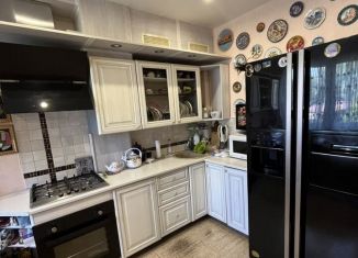 Продаю двухкомнатную квартиру, 73 м2, Калининград, улица Александра Суворова, 42