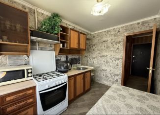 Продам трехкомнатную квартиру, 60 м2, Азов, улица Пушкина