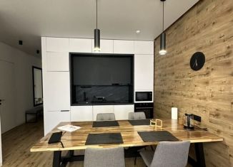 Сдается двухкомнатная квартира, 80 м2, Краснодар, Совхозная улица, 1к7, Фестивальный микрорайон