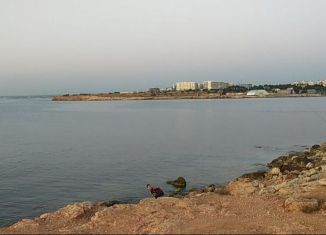 Продаю 1-ком. квартиру, 53.2 м2, Севастополь, улица Степаняна, 9А