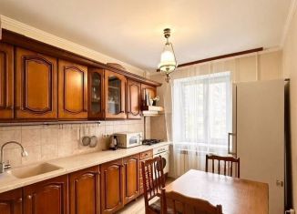 Продам 3-комнатную квартиру, 66 м2, Казань, улица Космонавтов, 44