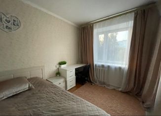 Сдам в аренду 2-комнатную квартиру, 50 м2, Чехов, улица Чехова, 81А