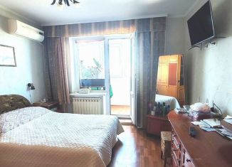 Продаю трехкомнатную квартиру, 71 м2, Керчь, Корабельный переулок, 12