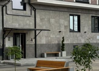 2-ком. квартира на продажу, 78.1 м2, Нальчик, улица Героя России Т.М. Тамазова, 3