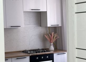 Продаю однокомнатную квартиру, 36.4 м2, село Мариинский, Лазурная улица, 21