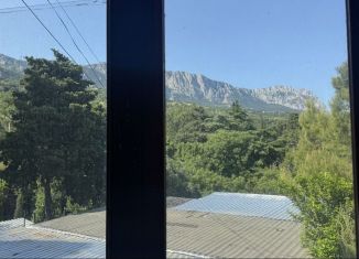 Продажа 4-ком. квартиры, 86.9 м2, посёлок городского типа Симеиз, улица Владимира Луговского, 9А