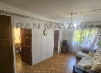 Продаю двухкомнатную квартиру, 43.6 м2, Майкоп, улица Ленина, 120