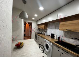 Продаю двухкомнатную квартиру, 50 м2, Симферополь, Краснознамённая улица, 11