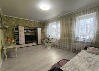 Двухкомнатная квартира на продажу, 64.2 м2, Старый Оскол, микрорайон Космос, 14