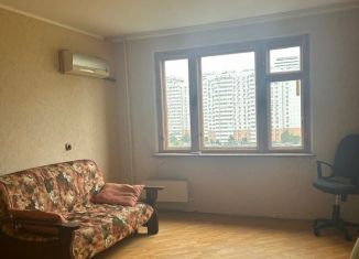 Продаю 2-комнатную квартиру, 55 м2, Краснодар, улица имени 40-летия Победы, 37/2, микрорайон ЗИП