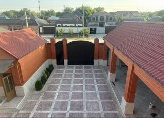 Сдам в аренду дом, 250 м2, Грозный, улица Исмаила Ибрагимовича Бисултанова, 109