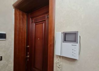 Сдам 3-комнатную квартиру, 120 м2, Махачкала, проспект Али-Гаджи Акушинского, 16