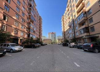 Продается 2-комнатная квартира, 76 м2, Грозный, улица А.А. Айдамирова, 135к2, микрорайон Ипподромный