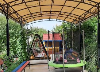 Сдается в аренду комната, 16 м2, поселок городского типа Заозерное, улица Чкалова, 74