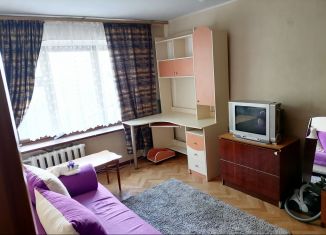 Сдача в аренду 2-ком. квартиры, 40 м2, Симферополь, улица Дмитрия Ульянова, 64, Центральный район