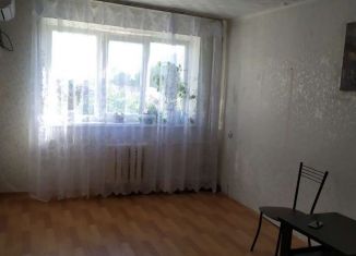 Продаю двухкомнатную квартиру, 52 м2, Приморско-Ахтарск, улица Комиссара Шевченко, 101