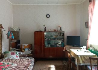 Двухкомнатная квартира на продажу, 58.4 м2, посёлок Тёсово-Нетыльский, Советская улица, 10