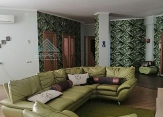 Продается четырехкомнатная квартира, 122 м2, Абакан, улица Кирова, 112/1