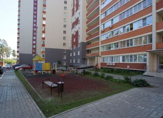 Двухкомнатная квартира на продажу, 70 м2, посёлок Горки-10, посёлок Горки-10, 33к2