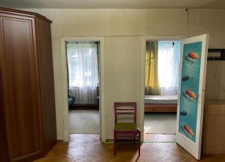 Сдам в аренду трехкомнатную квартиру, 49 м2, Сочи, Курортный проспект, 76А, микрорайон Яна Фабрициуса