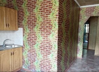 Продаю 2-ком. квартиру, 54.6 м2, посёлок городского типа Куйбышево, Родниковая улица, 49