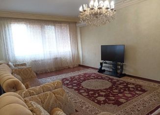 Трехкомнатная квартира в аренду, 120 м2, Дагестан, улица Гайдара Гаджиева, 22Б