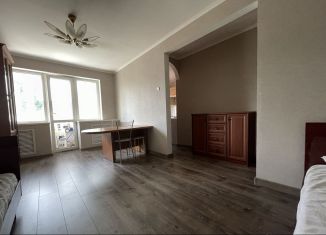 Сдается в аренду двухкомнатная квартира, 45 м2, Ставрополь, улица Дзержинского, 228, микрорайон № 24