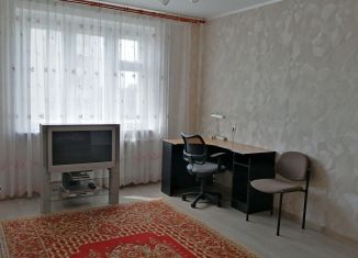 Сдается двухкомнатная квартира, 62.8 м2, Орловская область, улица Картукова, 7