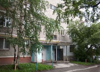 Продается трехкомнатная квартира, 58 м2, Екатеринбург, улица Шаумяна, 107, метро Геологическая