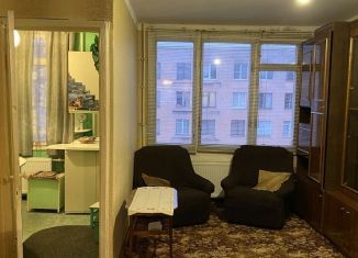 Четырехкомнатная квартира в аренду, 49 м2, Санкт-Петербург, проспект Ветеранов, 10, метро Проспект Ветеранов