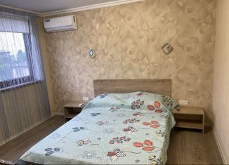 Сдается в аренду квартира студия, 40 м2, Алупка, улица Калинина, 35