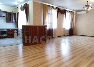 Продается 3-ком. квартира, 160 м2, Волгодонск, бульвар Великой Победы, 13