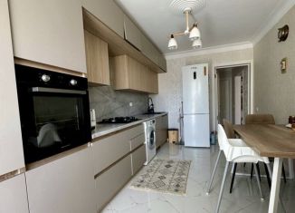 Сдается в аренду 4-ком. квартира, 100 м2, Каспийск, Каспийская улица, 4А