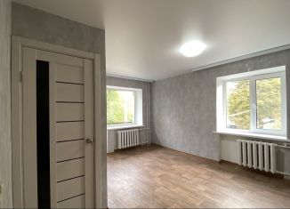 Продам 1-ком. квартиру, 30 м2, Михайловка, улица Серафимовича, 3