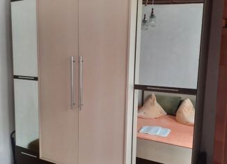 Сдам в аренду комнату, 18 м2, Алушта, улица Горького, 61