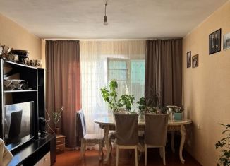 Продам 3-комнатную квартиру, 70 м2, Армавир, улица Володарского, 16