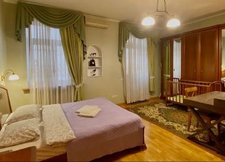 Продается 3-ком. квартира, 80 м2, Сочи, улица Горького, 36