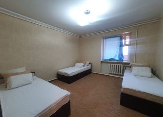 Сдается в аренду 3-ком. квартира, 120 м2, Липецк, улица Жуковского, 6А