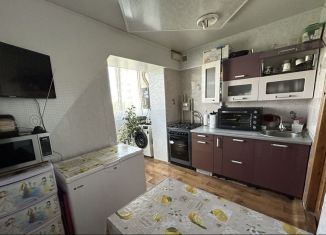 Сдается в аренду 3-ком. квартира, 70 м2, Нальчик, улица Мовсисяна, 20