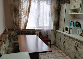 Продается трехкомнатная квартира, 64 м2, Саратов, улица имени Братьев Никитиных, 8/1