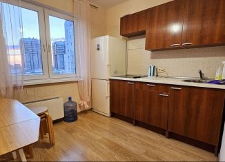 Сдаю в аренду 2-ком. квартиру, 58 м2, Екатеринбург, улица Шевелёва, 5