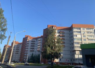 Продам трехкомнатную квартиру, 97.9 м2, Удмуртия, Красногеройская улица, 60