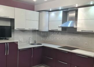 Продам 3-комнатную квартиру, 98 м2, Тюменская область, улица 50 лет Октября, 80