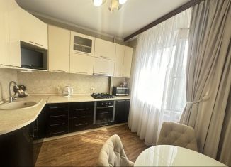 Продам 2-комнатную квартиру, 51 м2, Белгород, улица 5 Августа, 27к1