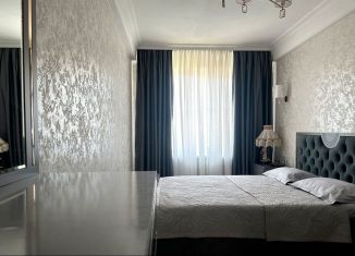 Сдается в аренду 2-ком. квартира, 65 м2, Дагестан, проспект Петра I, 107